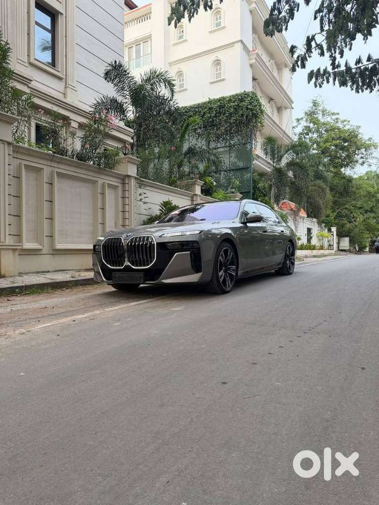 Bmw I7 Xdrive60, 2023, Electric