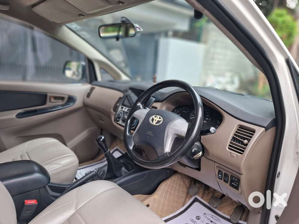 Toyota Innova 2.5 G (diesel) 8 Seater, 2015, Diesel