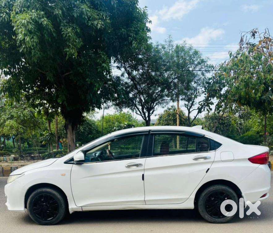 Honda City 2015 Cng & Hybrids Good Condition