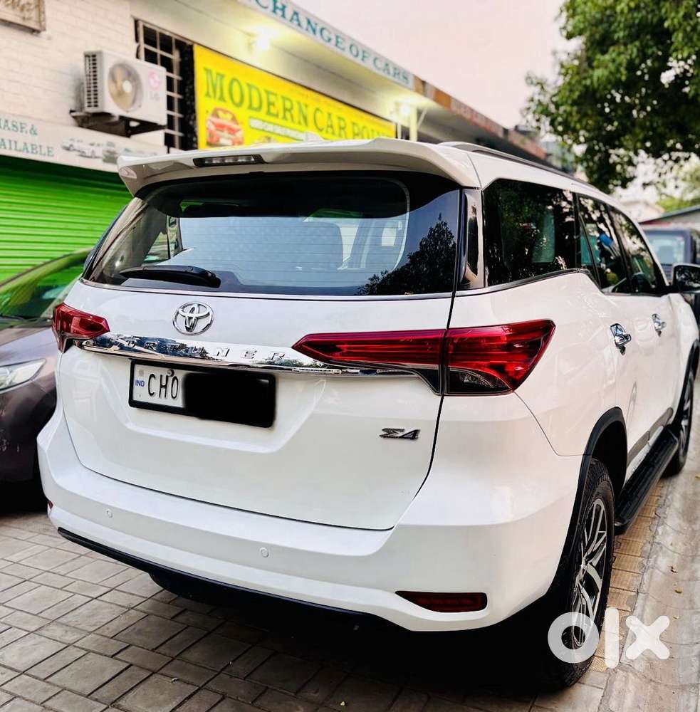 Toyota Fortuner 4x4 Manual Limited Edition, 2019, Diesel