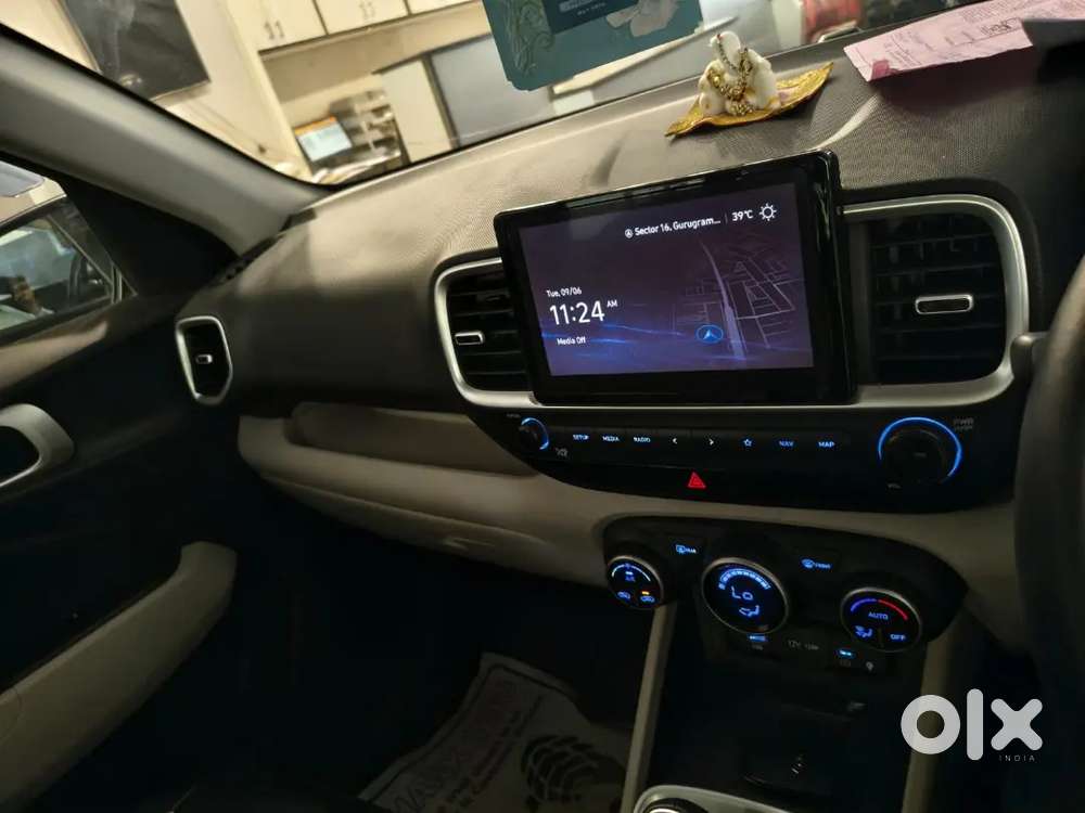 Hyundai Venue Sx Petrol Manual 1st Owner 2024