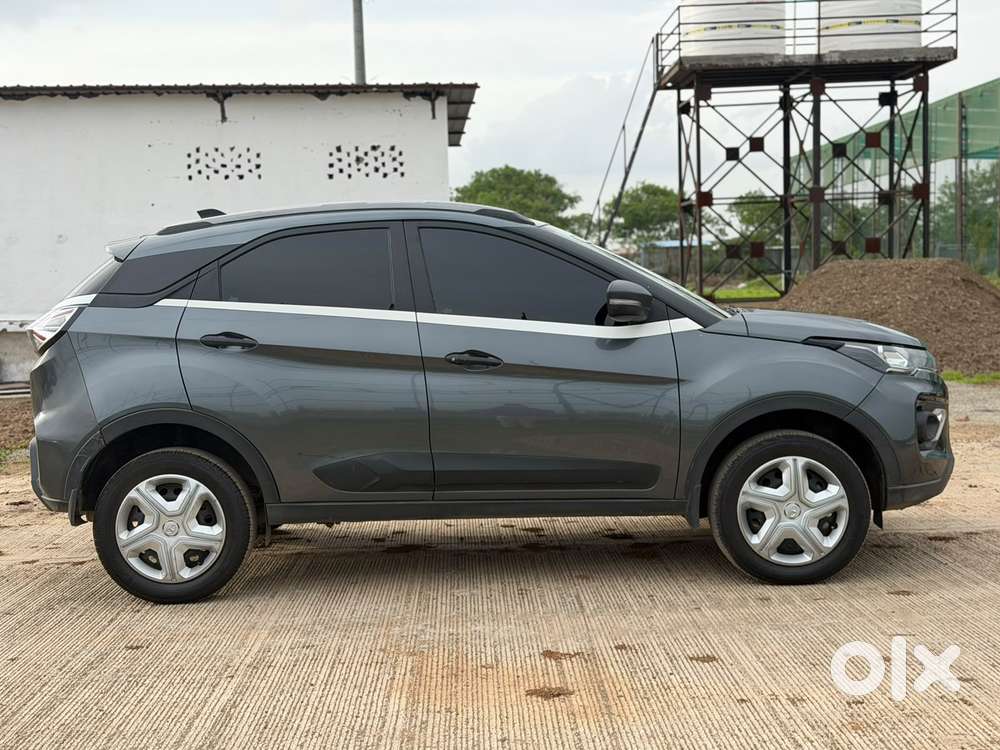 Tata Nexon, 2022, Petrol