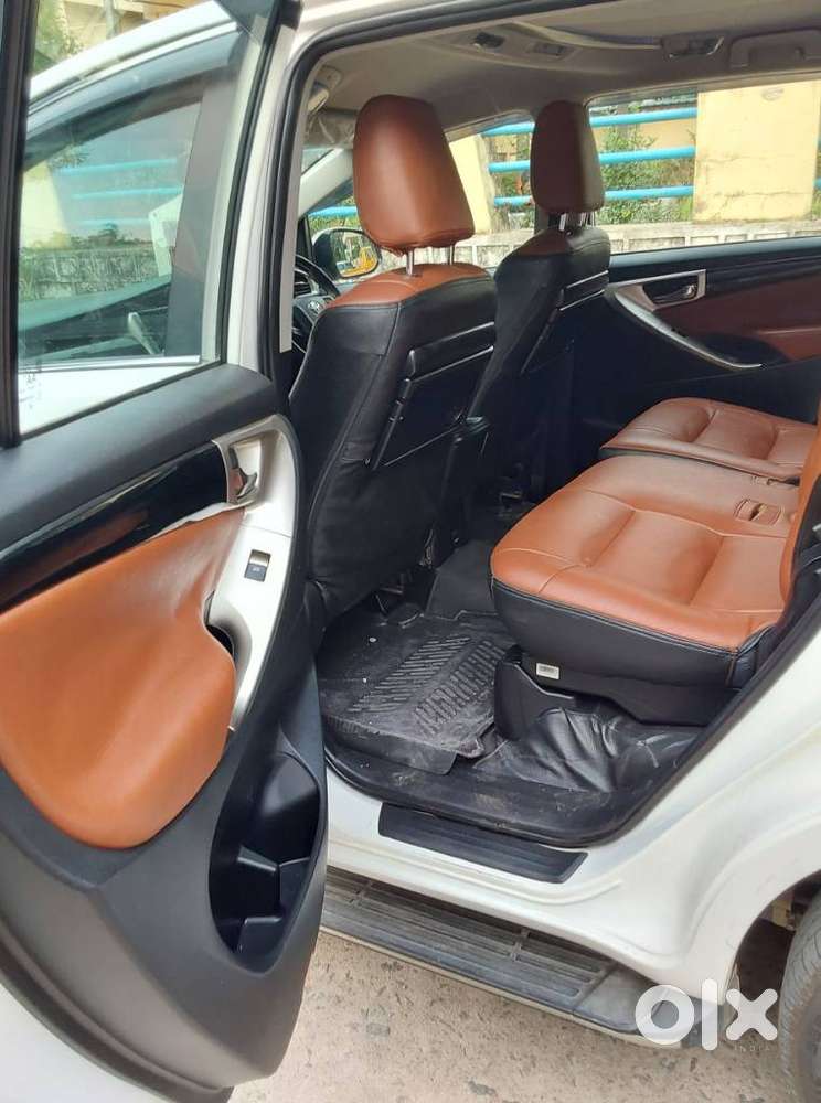 Toyota Innova Crysta 2.4 V 8 Str, 2023, Diesel