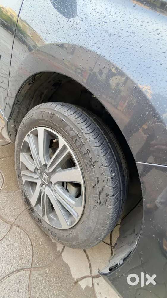 Honda Amaze 2024 Petrol 9852 Km Driven Top Model Good Coundition