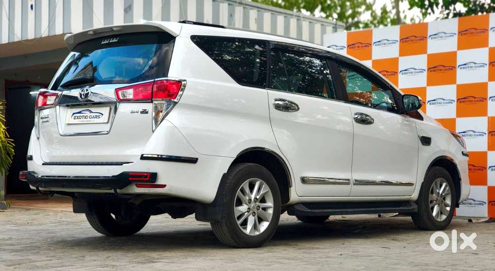 Toyota Innova Crysta 2.4 G Mt 8s, 2023, Diesel