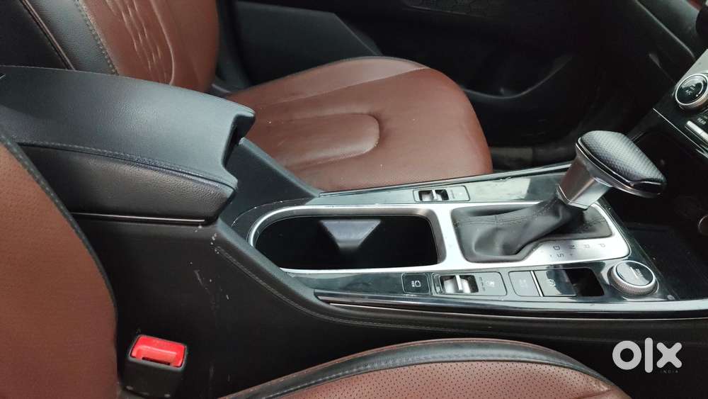 Hyundai Alcazar 2.0 Signature (o) Petrol At 6 Str, 2021, Petrol