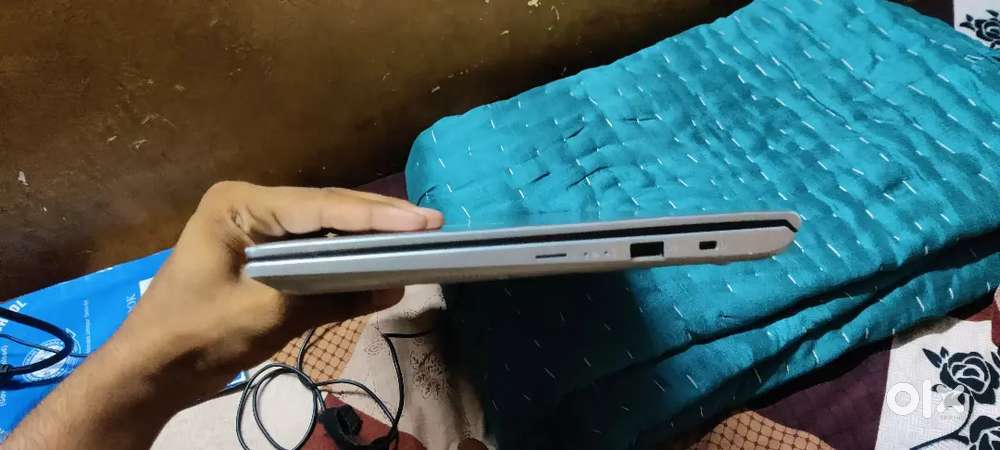 Asus vivobook Laptop