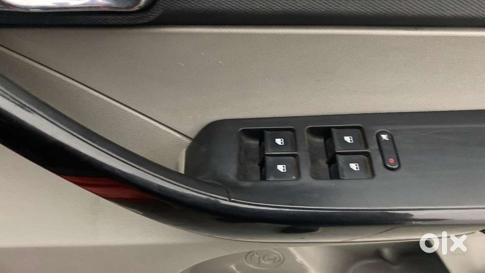 Tata Tiago 1.2 Revotron Xza, 2017, Petrol