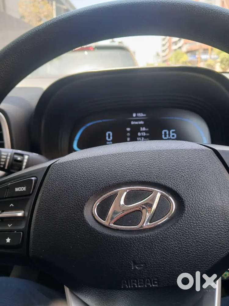 Hyundai Venue 2023 Petrol Well Maintained