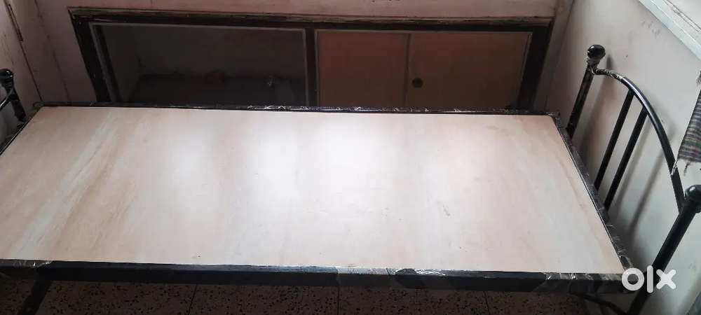 Exclusive bed, mattress, study table for students