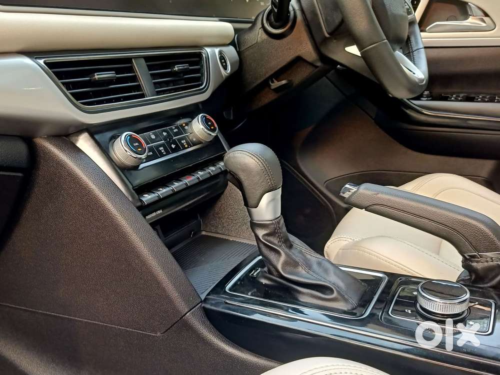 Mahindra Xuv700 2.0 Ax 7 Petrol At Str, 2024, Diesel