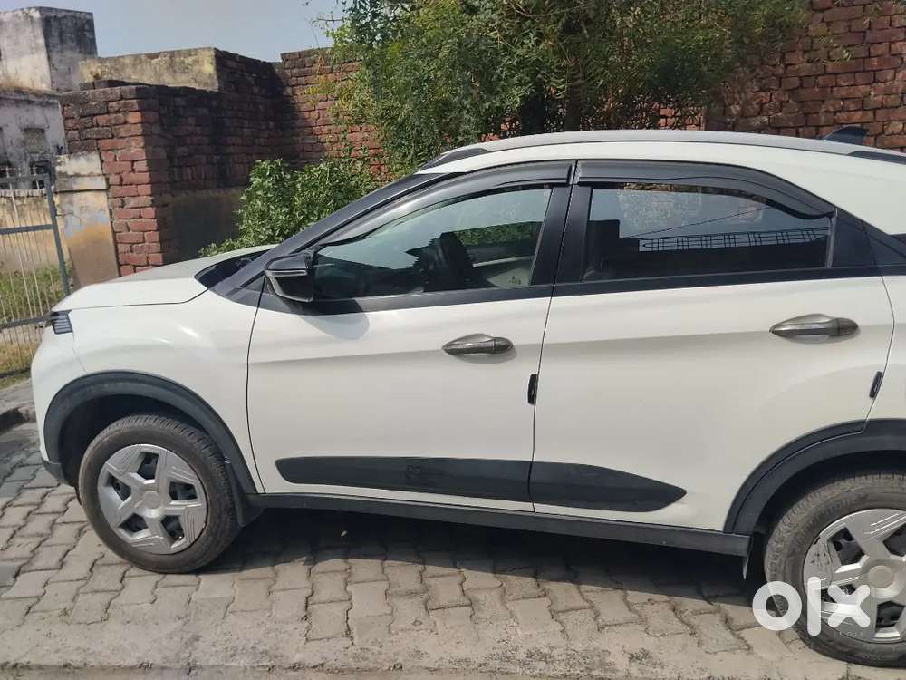 Tata Nexon 2024 Model | Only 10,500 Km Driven | Under Warranty | E