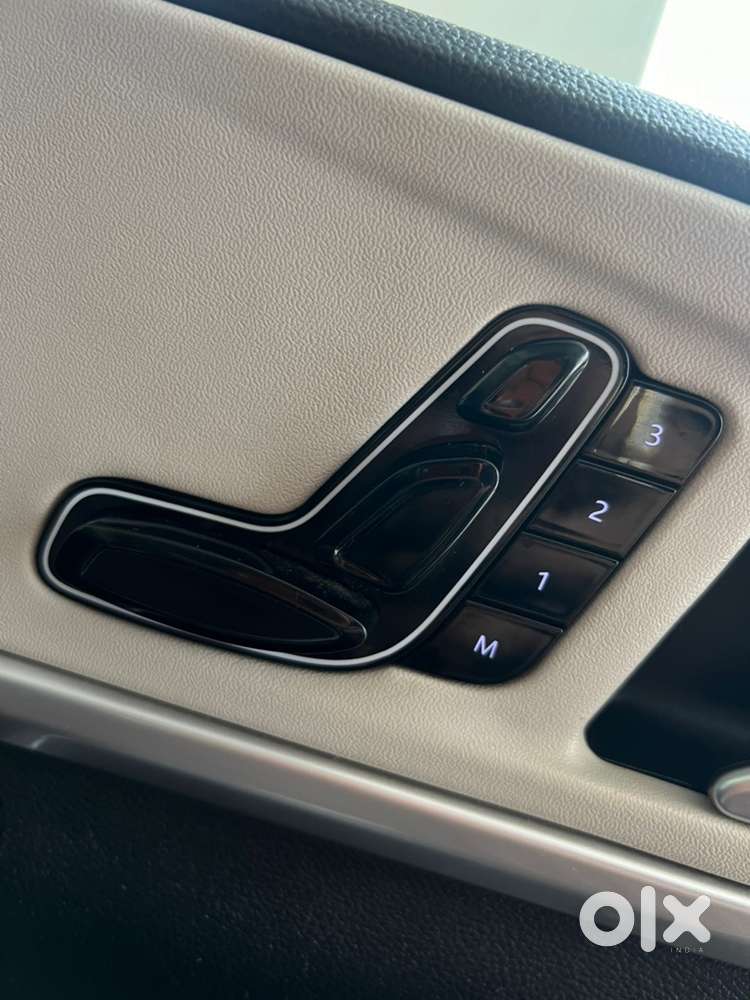Mahindra Xuv700 Ax7l Luxury Pack Diesel Manual