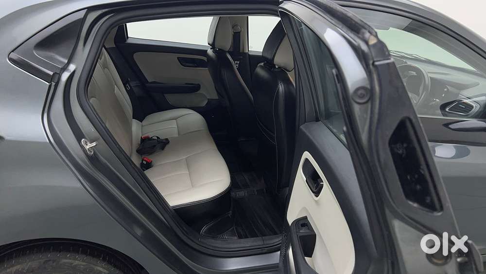 Tata Altroz 1.2 Xma Plus, 2023, Petrol
