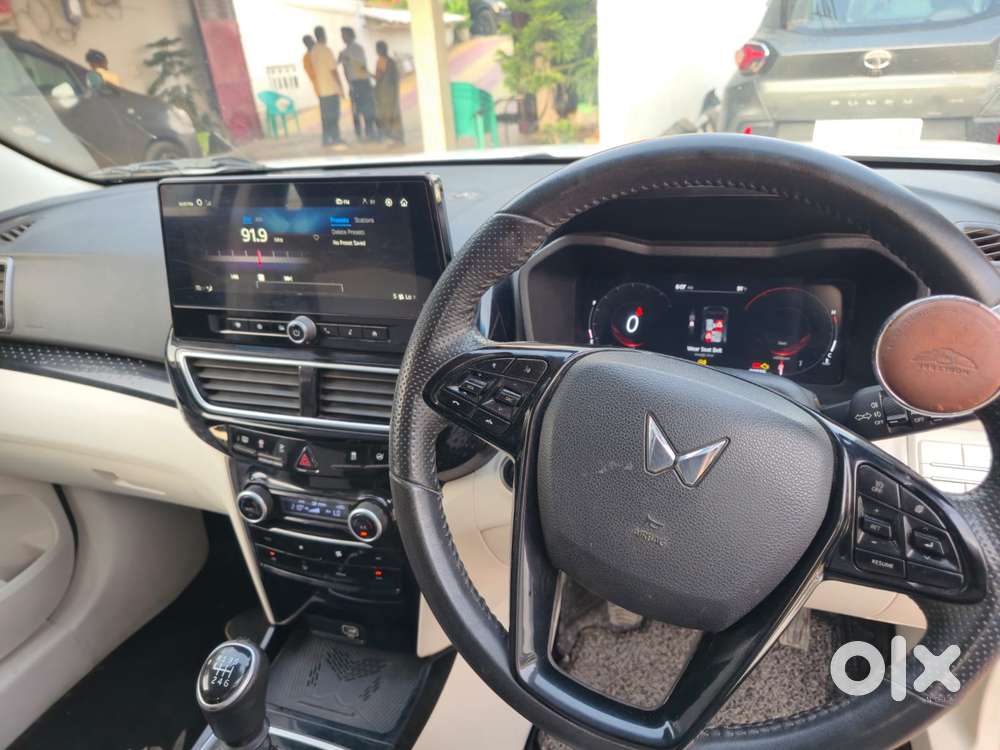 Mahindra Xuv 3xo Ax5 Pm Mt, 2023, Petrol