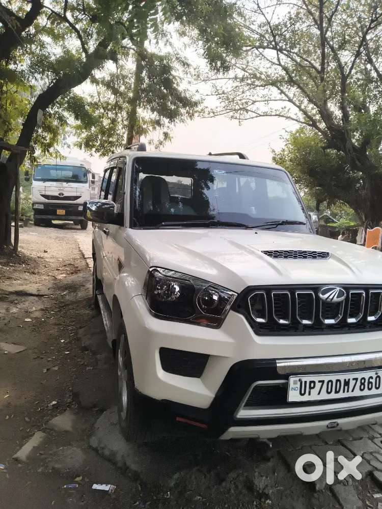 Mahindra Scorpio S6 Plus 2016 Diesel Manual