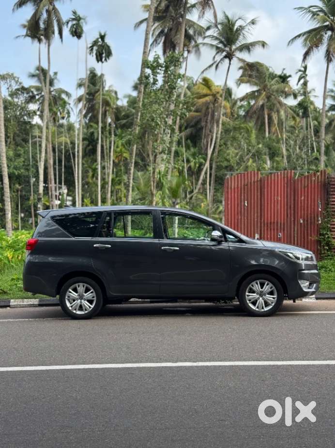 Toyota Innova Crysta 2.8 Z, 2016, Diesel