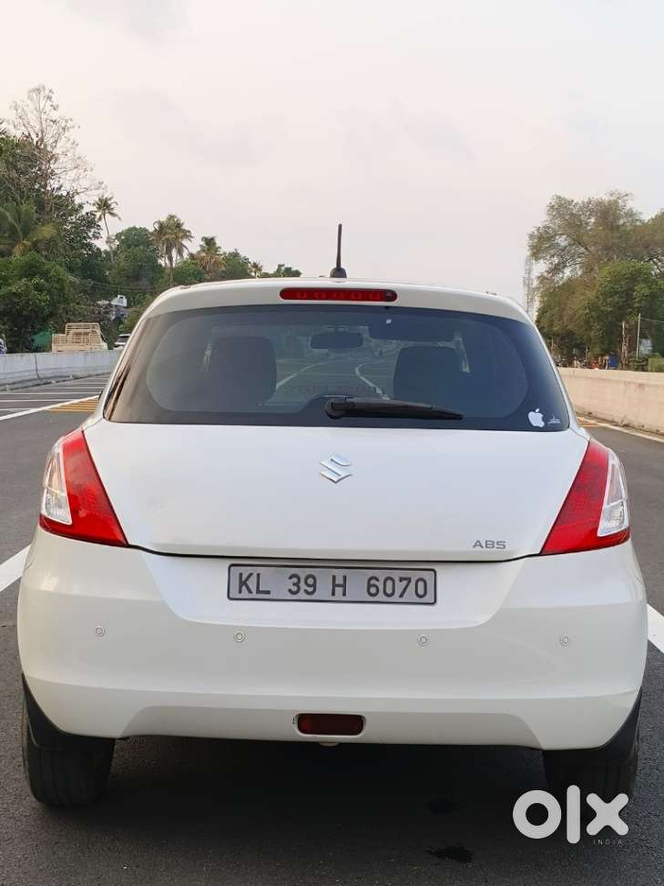Maruti Suzuki Swift Zxi, 2015, Petrol