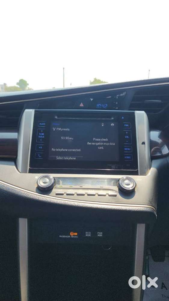 Toyota Innova Crysta 2.4 V 8 Str, 2017, Diesel