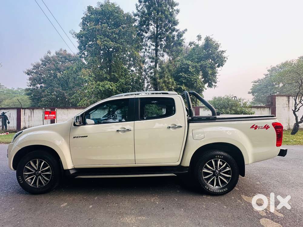 Isuzu D-max V-cross 2019