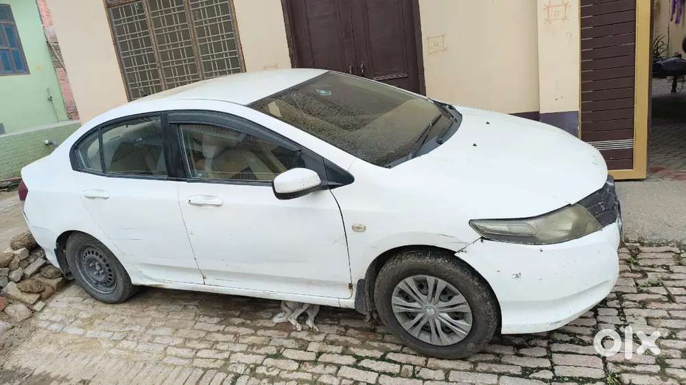 Honda City  Dec 2011 Petrol Manual 2 Month Old Tyre New Seat Cover Cng