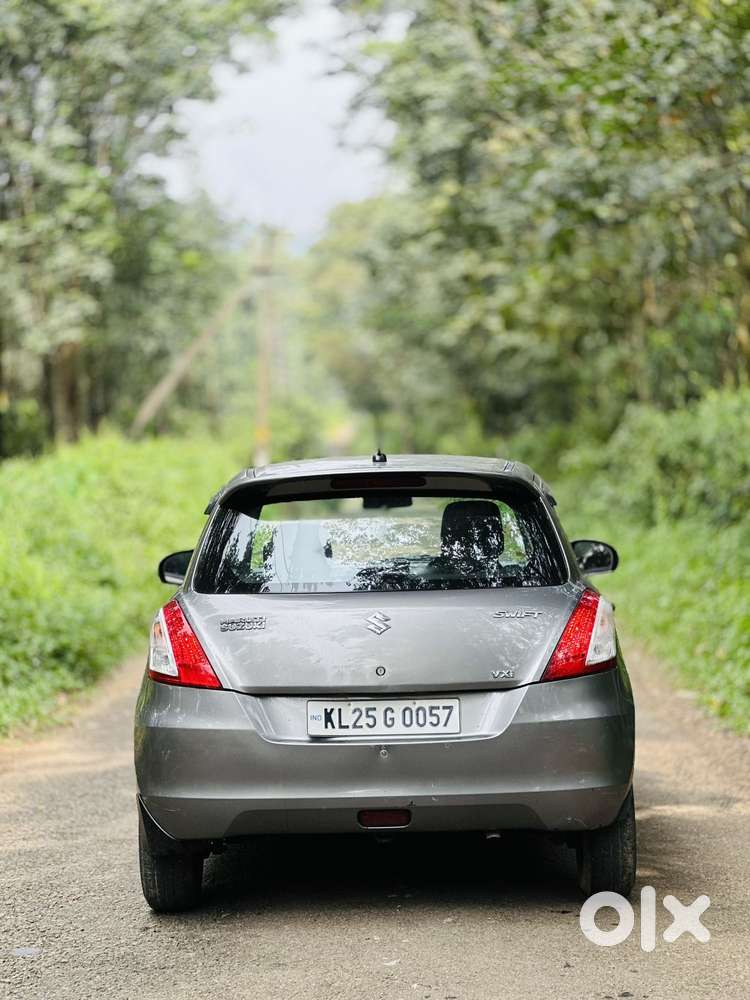 Maruti Suzuki Swift Vxi + Manual, 2014, Petrol