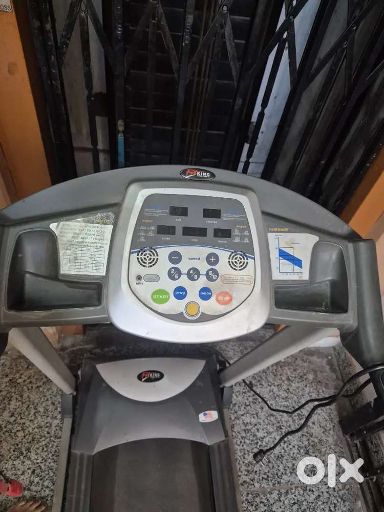 Fitking w 220 Trademill less used fir sale
