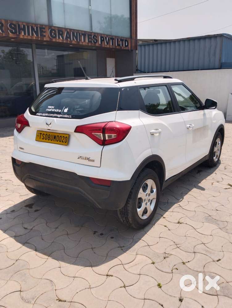 Mahindra Xuv300 1.2 W6 Amt Petrol, 2023, Petrol