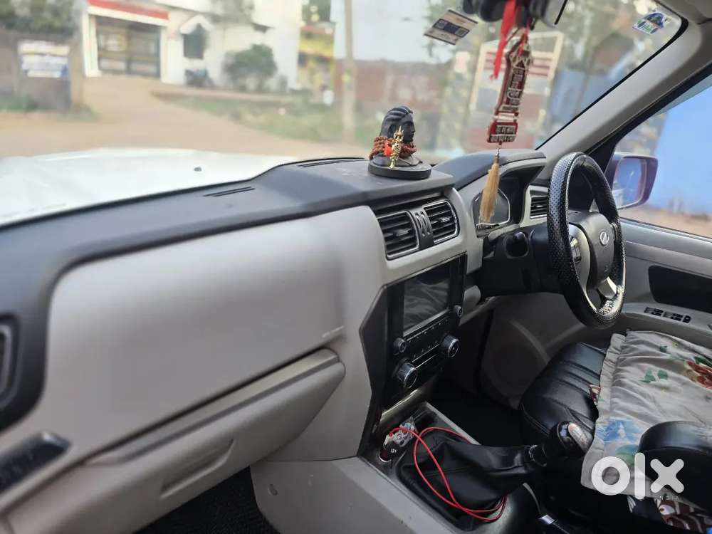 गाड़ी मे कुछ काम नही