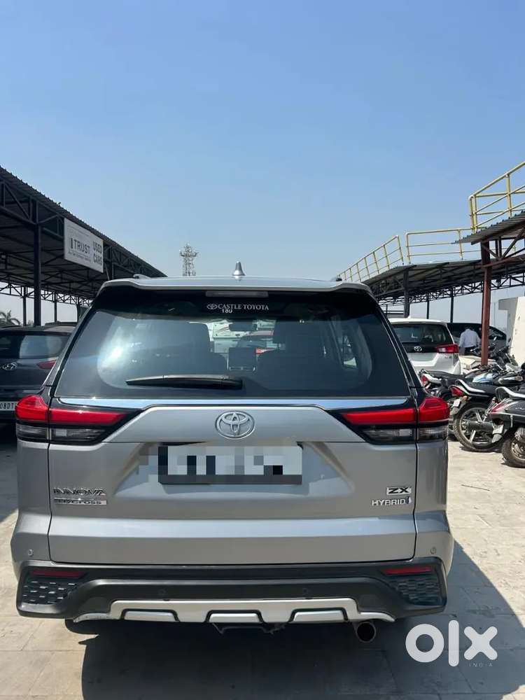 Toyota Innova Hycross 2023 Petrol 96000 Km Driven