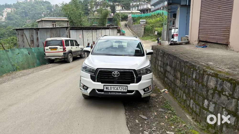 Toyota Innova Crysta 2.4v 2023