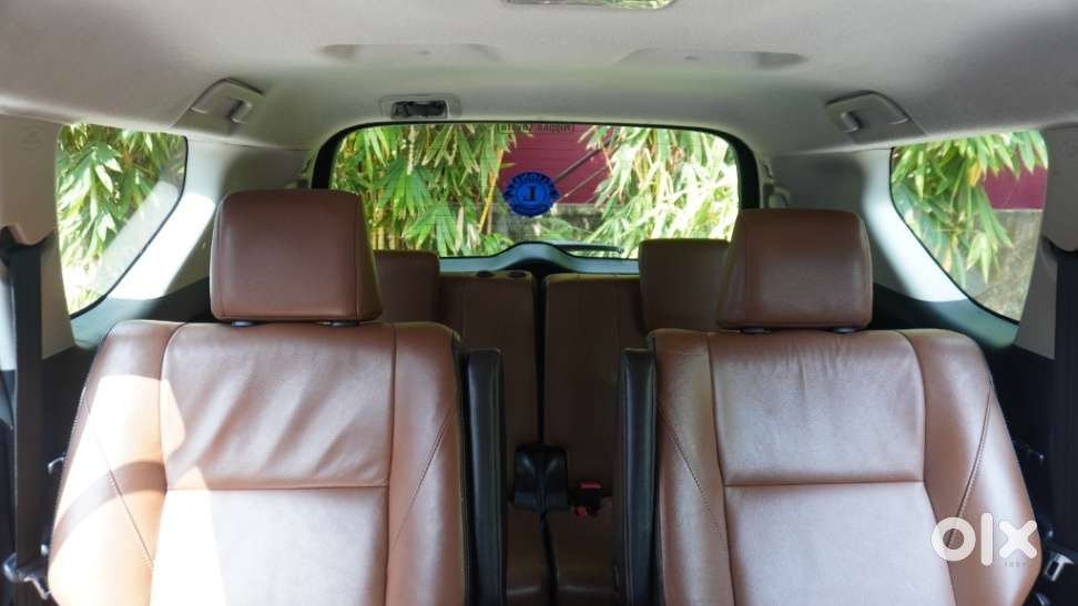 Toyota Innova Crysta 2.8 Zx At 7 Seater, 2016, Diesel