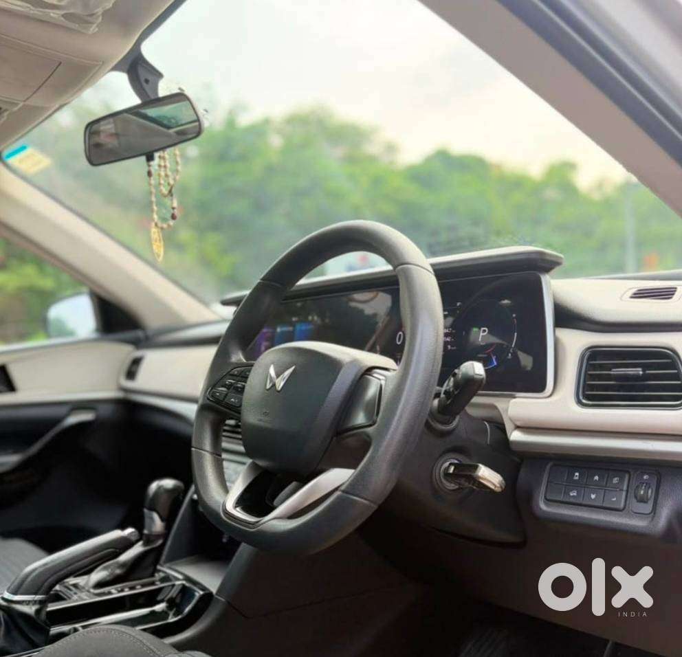 Mahindra Xuv700 2.2 Ax 5 Diesel At 7 Str, 2022, Diesel