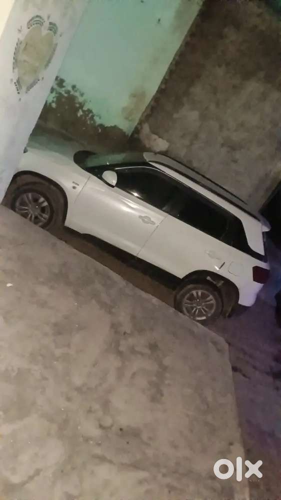 Maruti Suzuki Brezza 2016 Diesel 100000 Km Driven