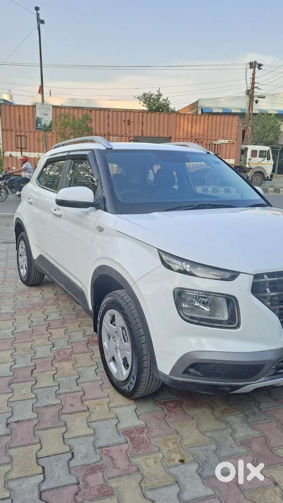 Hyundai Venue S 1.2 Petrol, 2021, Petrol