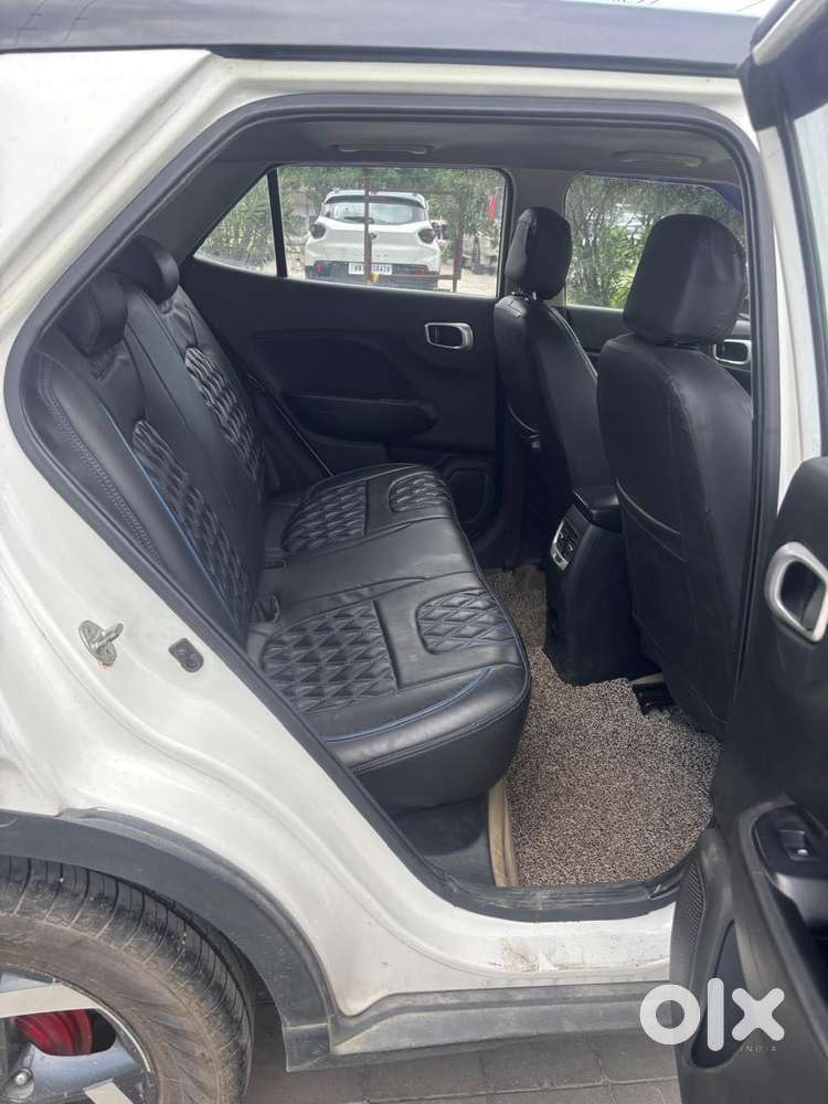 Hyundai Venue Sx (o) Mt 1.5 Diesel Dual Tone, 2020, Diesel