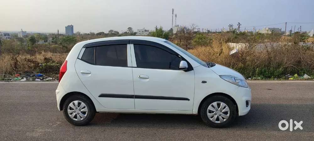 Hyundai I10 Magna At 2012 Model
