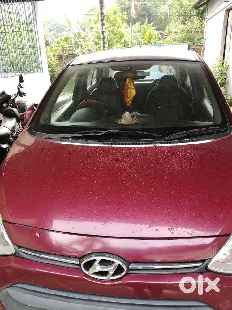 Hyundai Grand I10 2017 Petrol 95000 Km Driven