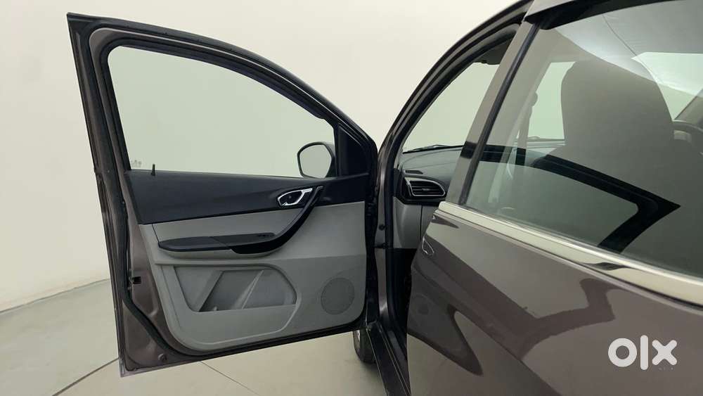 Tata Tiago Xza, 2018, Petrol