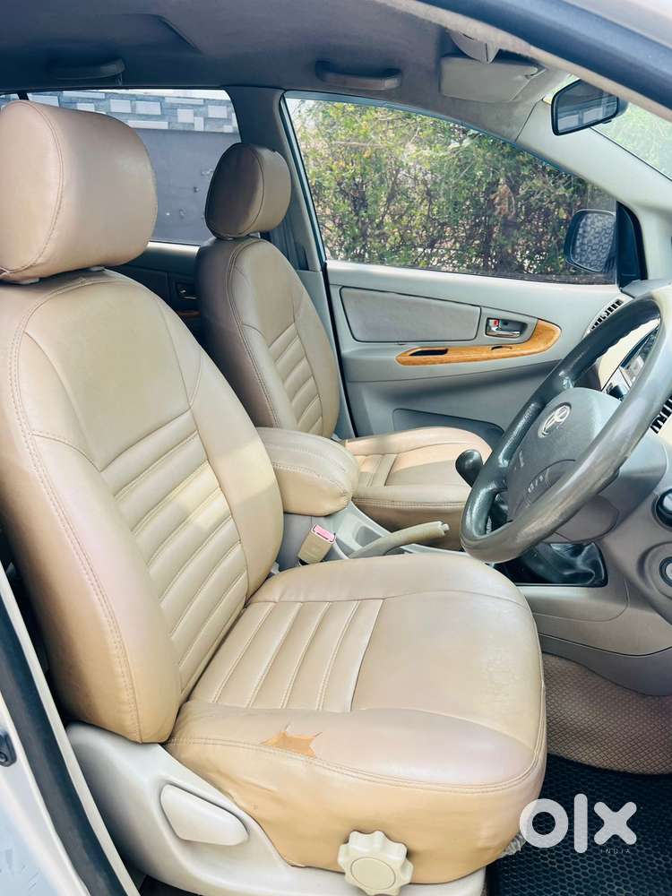Toyota Innova 2.5 V 7 Str, 2011, Diesel