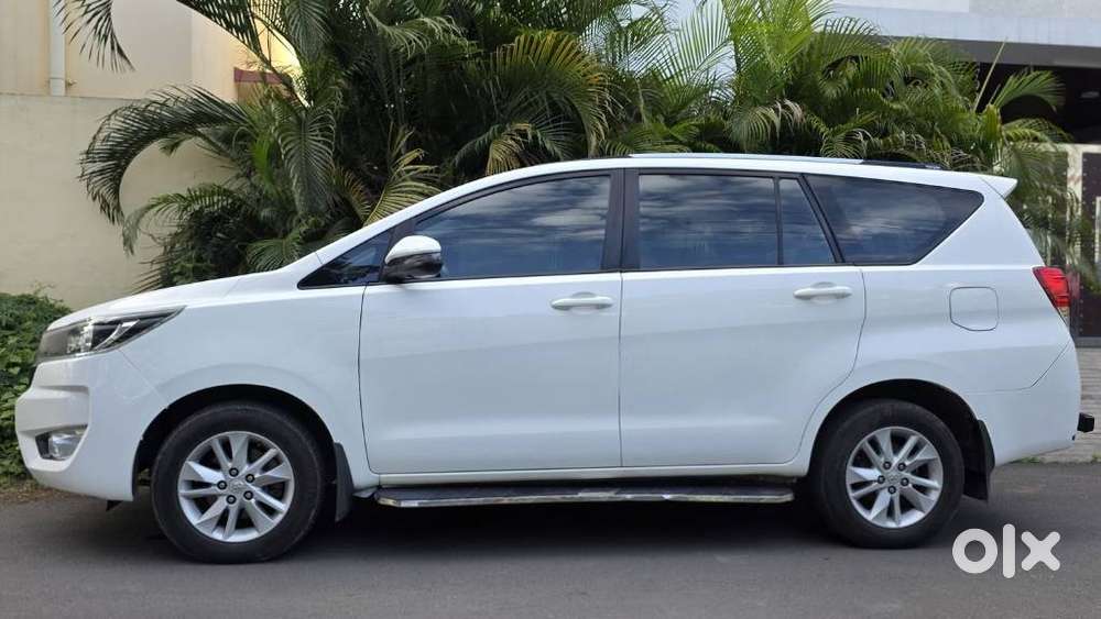 Toyota Innova Crysta 2.4 G Mt, 2023, Diesel