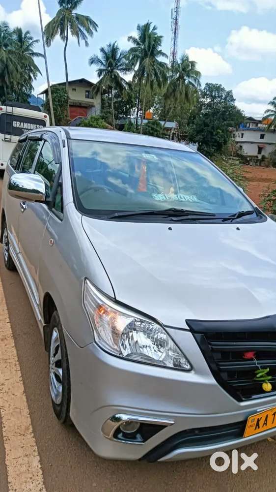 Toyota Innova 2014