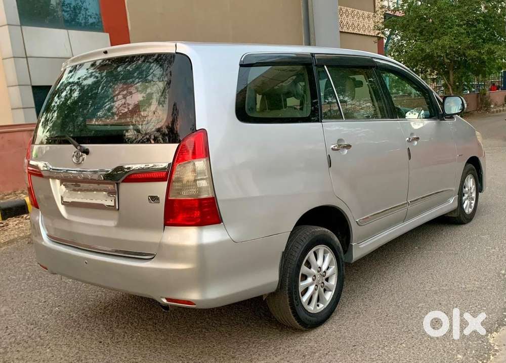 Toyota Innova 2.5 Vx 8 Seater Bs Iv, 2015, Diesel
