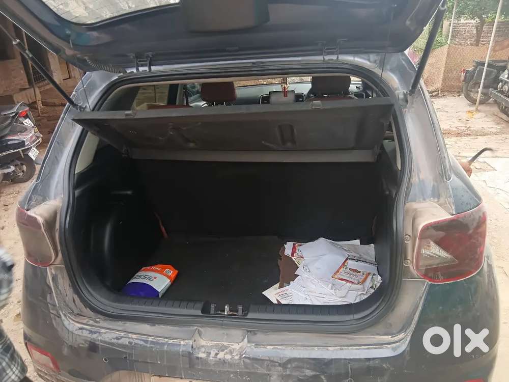 Hyundai Venue 2021 Petrol Well Maintained