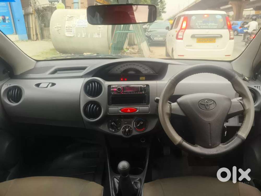 Toyota Etios Liva 1.2 G, 2012, Petrol