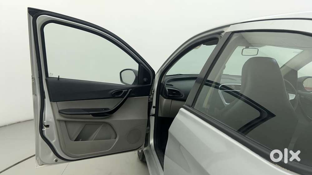 Tata Tiago 1.2 Revotron Xm, 2016, Petrol