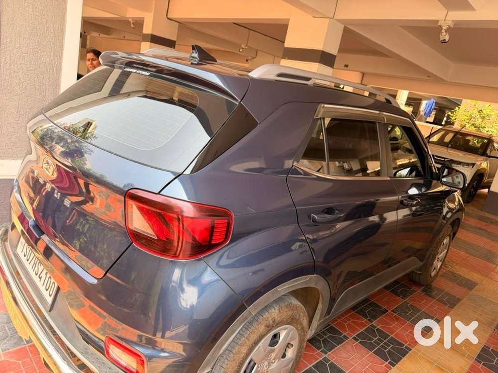 Hyundai Venue 2021 Petrol Well Maintained