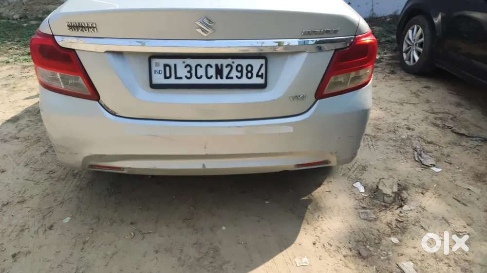 Well Maintained Cng Fitted Swift Dezire.