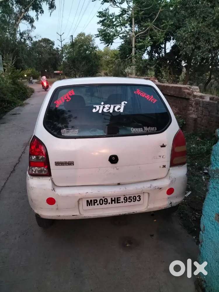 गाड़ी का मॉडल 2006 का है गाड़ी दो हट चली है