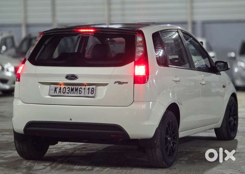 Ford Figo, 2010, Petrol